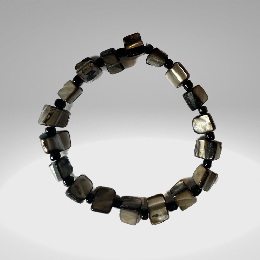 Vintage Nature Mother of Pearl Bracelet in dark gray
